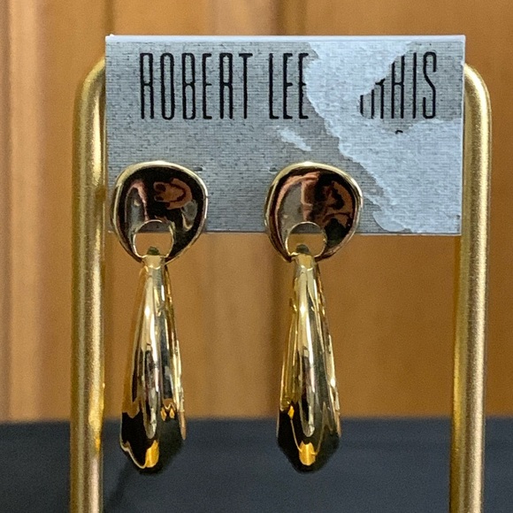 NWT Robert Lee Morris gold tone hoop earrings - Picture 3 of 4